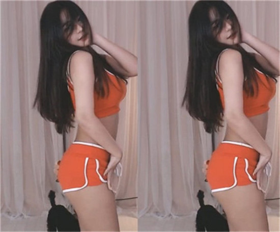 小猪视频app海外版:看海外漂亮的金发碧眼小姐姐们精彩的大尺度直播